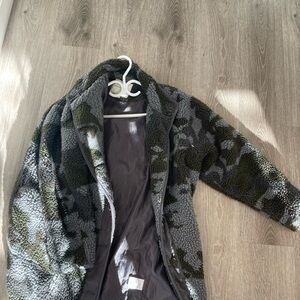 American Eagle Outfitters Green and Gray Teddy Jacket